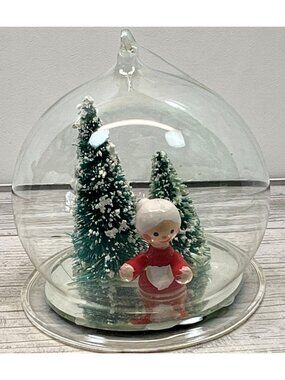 Vintage Christmas Glass Dome Ornament Mrs Claus Snowy Trees Diorama 1980s Globe